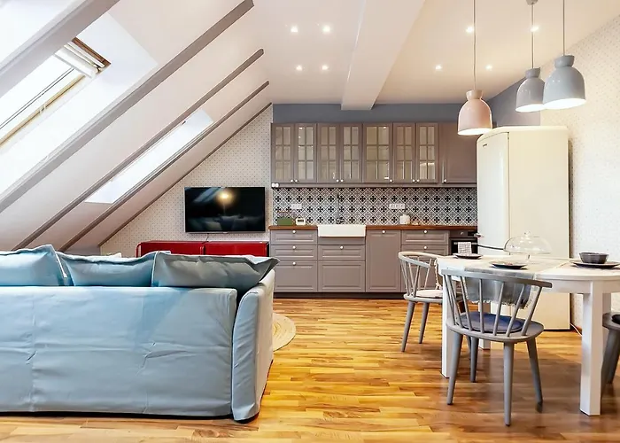 Attic Apartment On Waterfront / View / Netflix