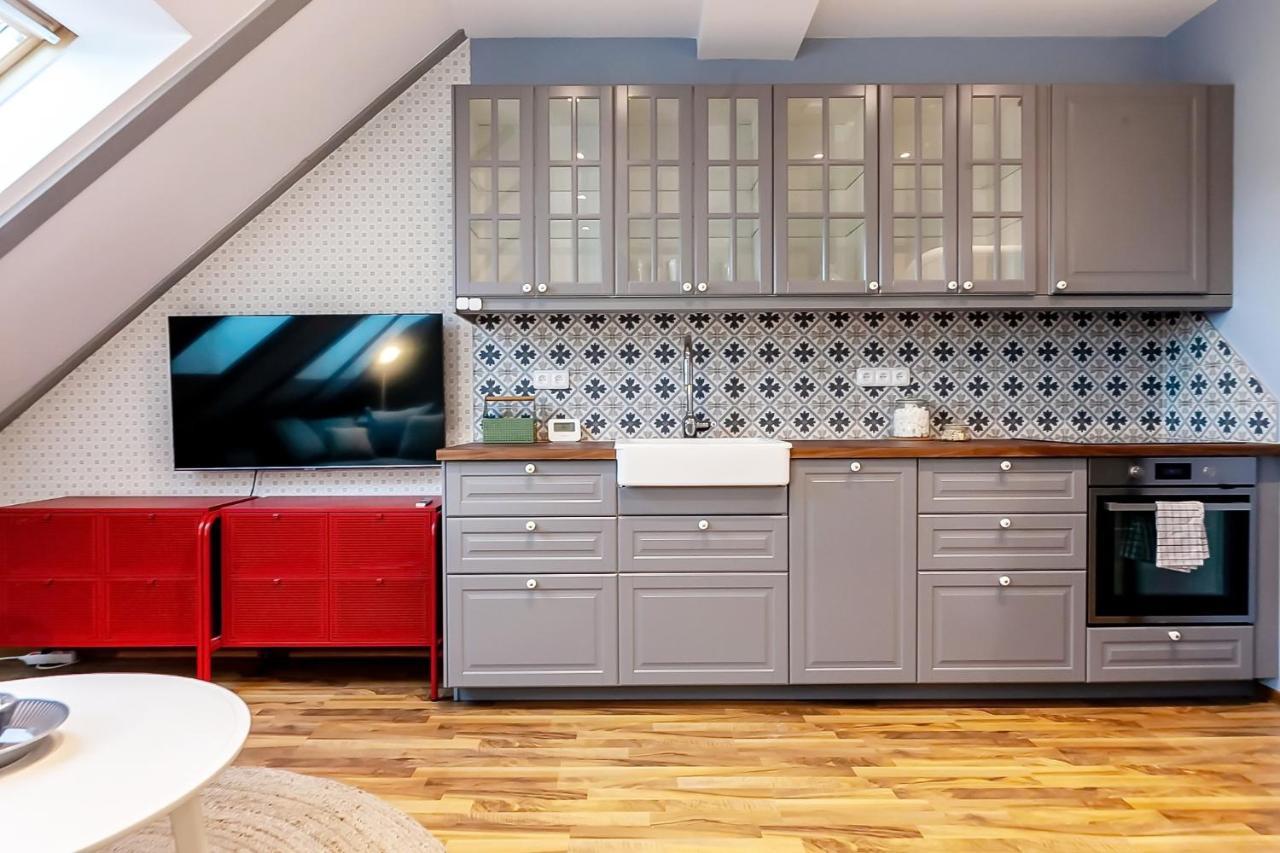 Attic On Waterfront / View / Netflix Appartement Praag