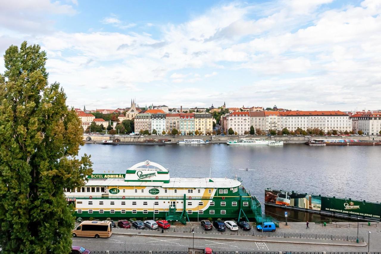 Attic On Waterfront / View / Netflix Appartement Praag